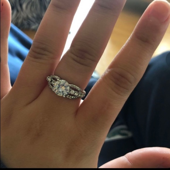 Beautiful White Sapphire 925 Sterling Silver Elegant Ring Women’s Size 6 - Picture 6 of 14